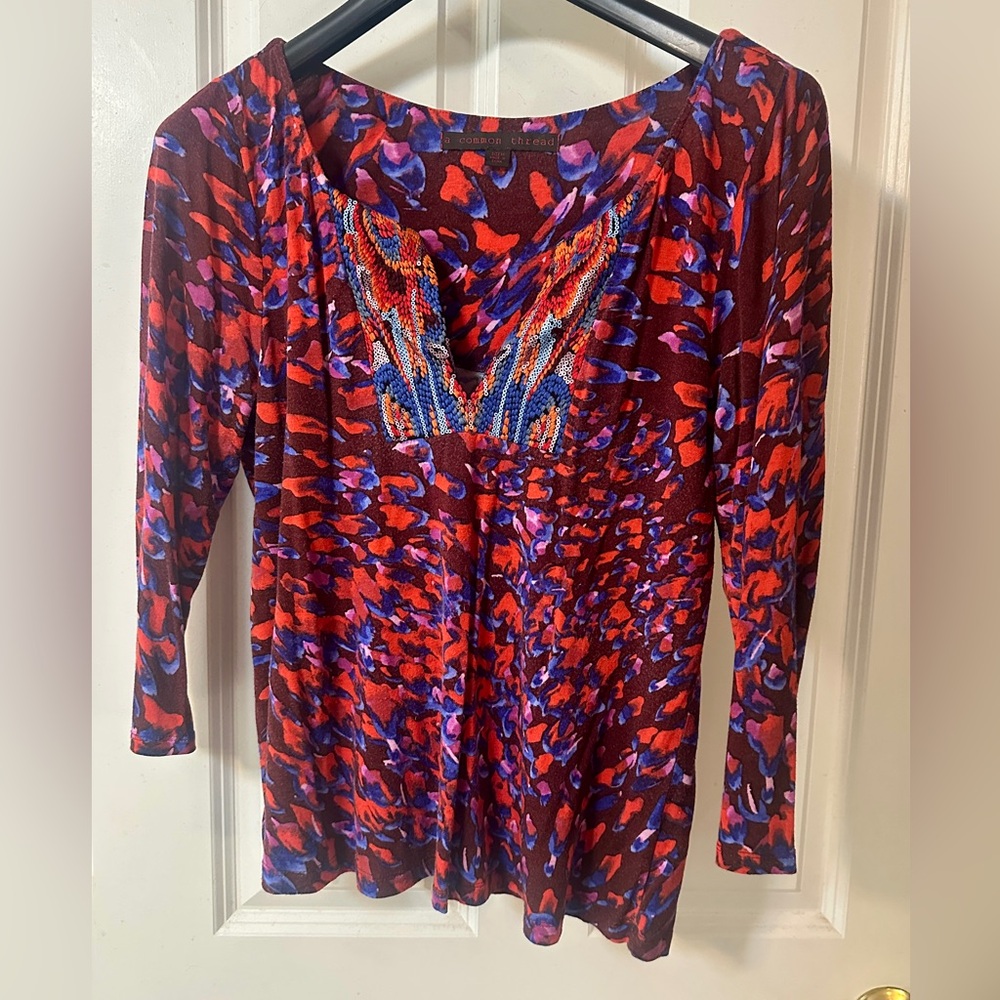 Anthropologie A Common Thread Watercolor Top w/ Embellished V Neck Size M